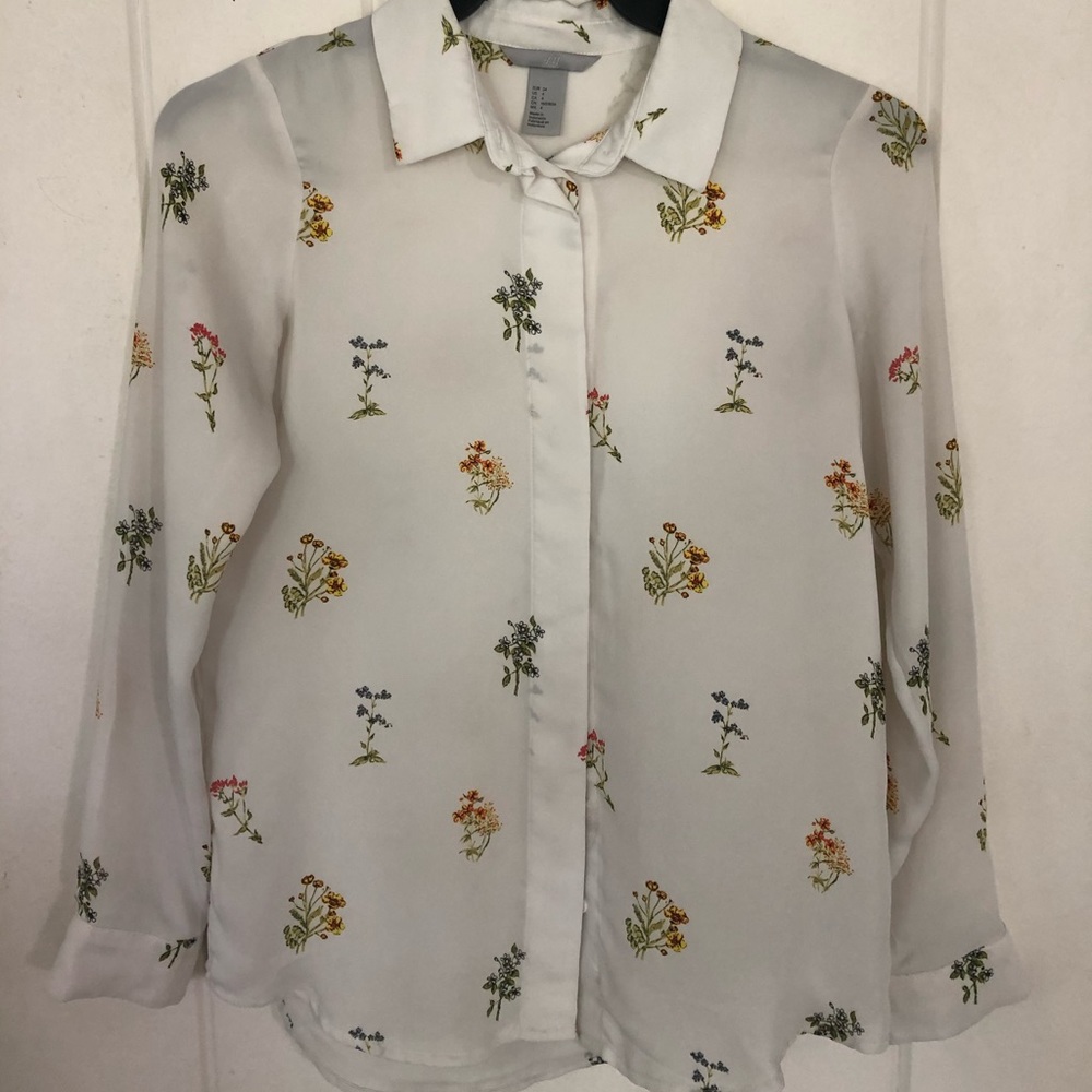 White floral button down top